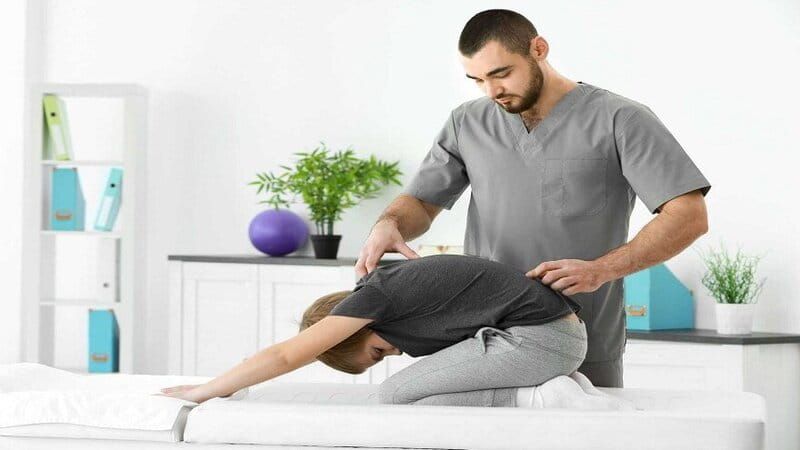 Cách chữa vẹo cột sống ở trẻ em