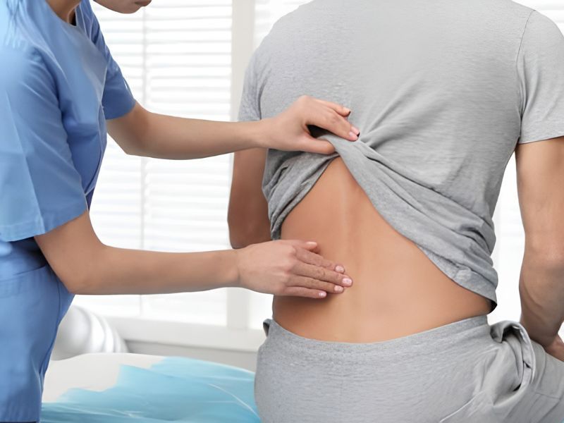 Chi Phí Điều Trị Cong Vẹo Cột Sống - Chi Phí Thăm Khám
