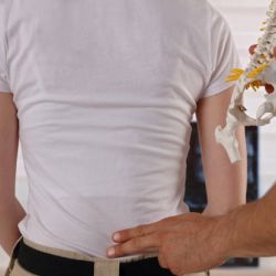 Sống chung với cong vẹo cột sống đúng cách