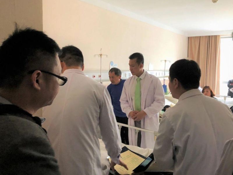Vì Sao Nên Điều Trị Cong Vẹo Cột Sống Cho Trẻ Tại Bones And Beyond?