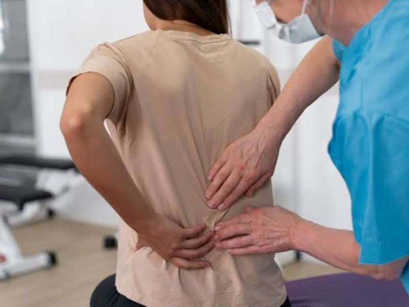 Dấu Hiệu Nhận Biết Vẹo Cột Sống Thắt Lưng
